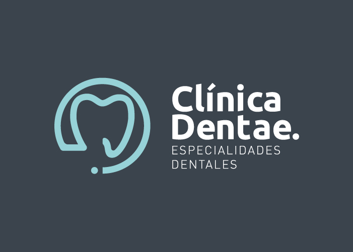Logo de Dentae, dentista en Sevilla, con descriptor y fondo oscuro